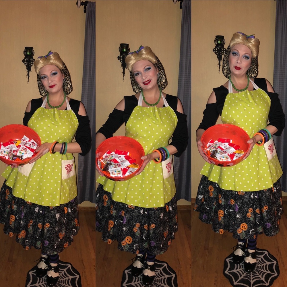 I’m Vanessa, I am a Vintage Sewist & Cosplayer!!!! - Picture 2 of 10